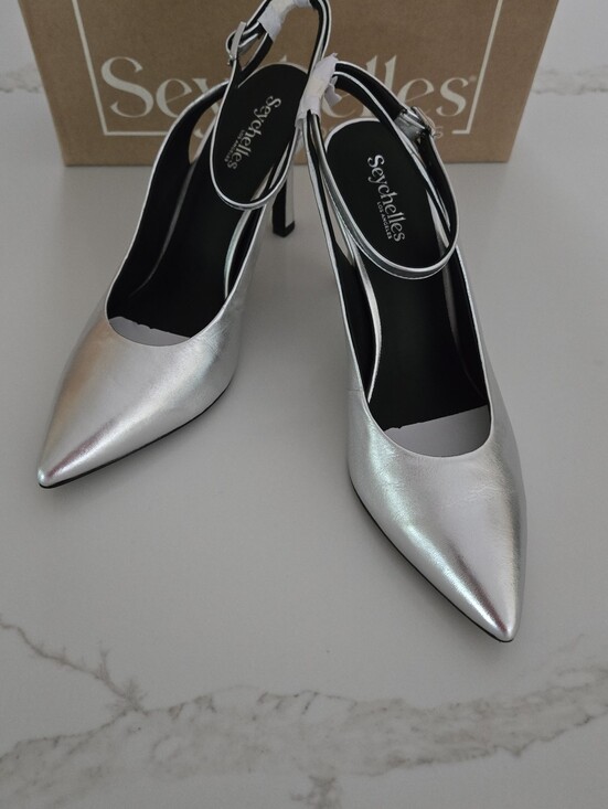 Seychelles Shoes - NWT Seychelles GIRL BOSS Silver Pointed Slingback Pumps